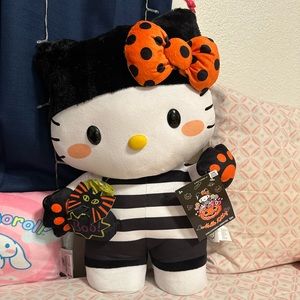 Hello kitty 2023 Halloween greeter 🧡